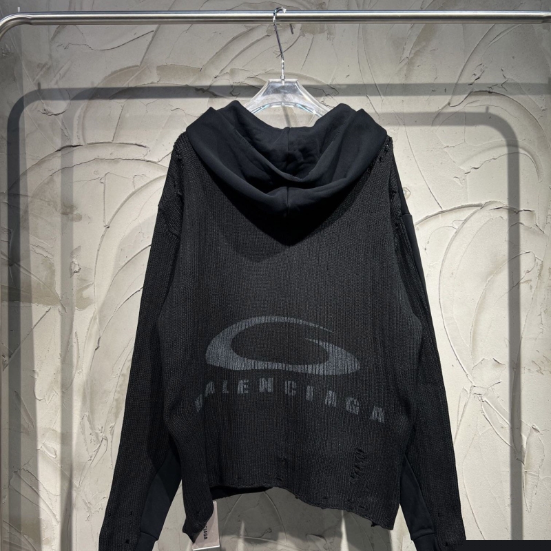 Ba*len*cia*ga sweaters